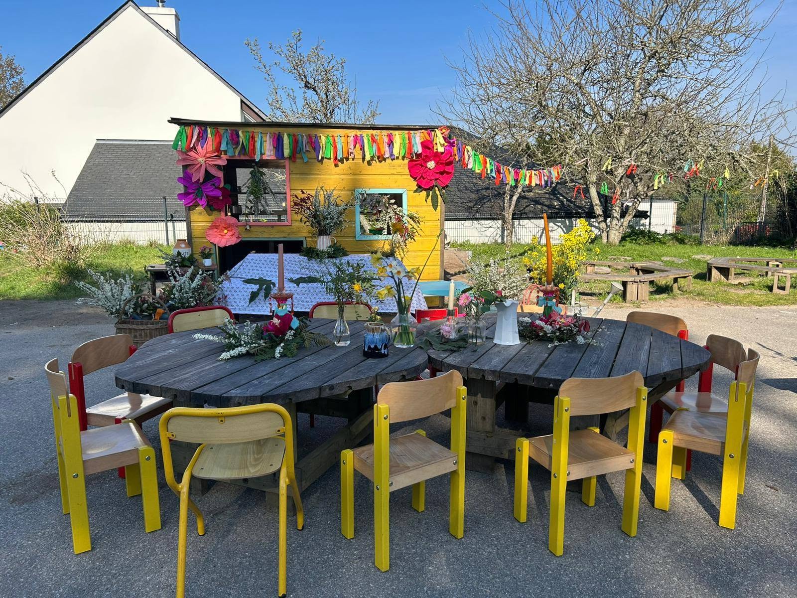 Gazette de mars 2026 : carnaval des couleurs & projets pédagogiques dans le potager